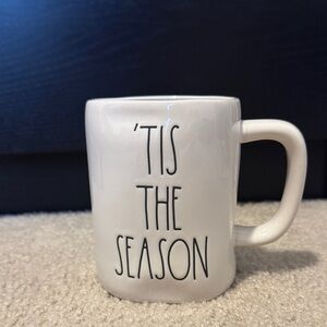 Rae Dunn 'Tis The Season mug